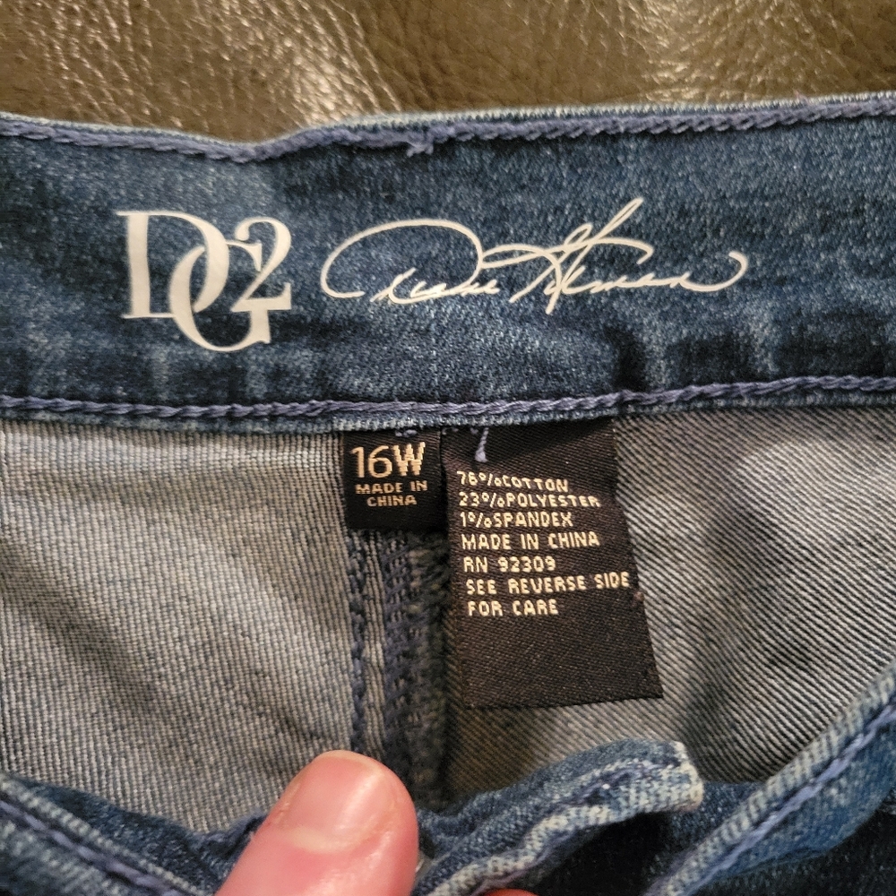 EUC DG2 by Diane Gilman Classic Stretch Embellished Skinny Jeans - 16W - Picture 6 of 11